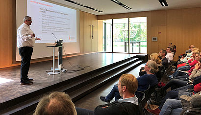 Der Datenschutz war Thema beim Vortrag des Datenschutzbeauftragten des Bistums Münster, Rainer Timmerhinrich, im Rahmen des 14. Diözesantags Öffentlichkeitsarbeit am vergangenen Samstag in der Akademie Franz Hitze Haus in Münster. 