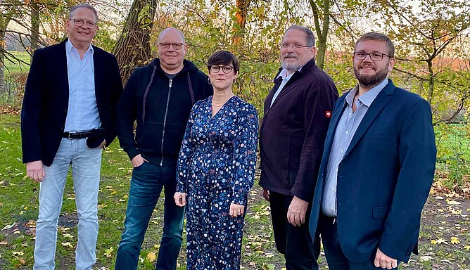 Sie leiten den Pastoralen Raum Linker Niederrhein: Frank Schmidt, Theo Lemken, Iris Karmann-Engels, Günter Hoebertz und Max Eickmann (v.l.). 