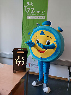 Stoppi, das Maskottchen der 72-Stunden-Aktion, wärmt sich bereits für seinen Einsatz bei der 72-Stunden-Aktion 2024 auf. Stoppi, das Maskottchen der 72-Stunden-Aktion, wärmt sich bereits für seinen Einsatz bei der 72-Stunden-Aktion 2024 auf.