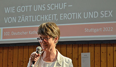 Ann-Kathrin Kahle, Präventionsbeauftragte und künftige Referentin für sexuelle Bildung im Bistum Münster, bei ihrem Referat.