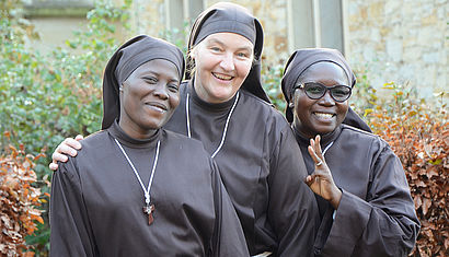 Drei Ordensfrauen