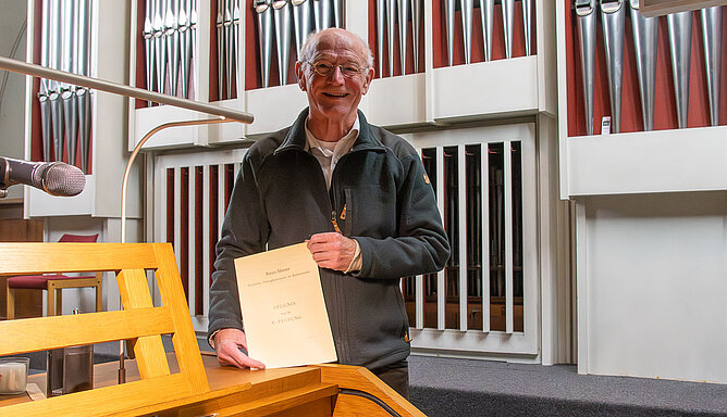 Bernhard Ratermann (67) aus Warendorf hat seine Ausbildung zum nebenberuflichen C-Kirchenmusiker beim Bistum Münster vor 50 Jahren abgeschlossen.
