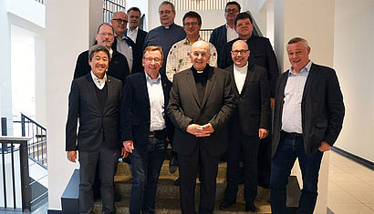 Elf Priester begehen silbernes Weihejubiläum mit Bischof Genn