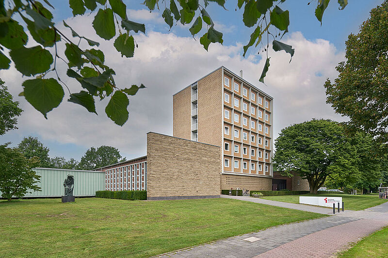 Schräg seitliche Ansicht der Akademie Franz Hitze Haus