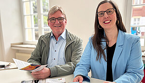 Claudia Schwarz und Pfarrer Matthias Hembrock Claudia Schwarz und Pfarrer Matthias Hembrock
