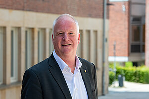 Auf dem Bild ist Pfarrer Ulrich Messing zu sehen. Auf dem Bild ist Pfarrer Ulrich Messing zu sehen.