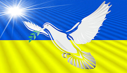 Eine Friedenstaube vor dem Hintergrund der ukrainischen Flagge