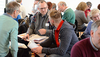 Vertreter von Pfarreien aus dem Kreisdekanat Steinfurt tauschten sich in kleinen Gruppen aus.