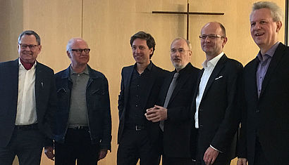 Die beiden Künstler Hans Christian Krass und Günter Malchow (von links), Stefan Rethfeld, Reinhard Hübsch, Heiner Farwick, BDA-Präsident, und Akademiedirektor Antonius Kerkhoff.