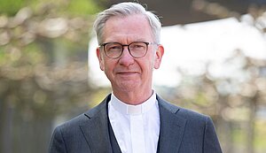 Dr. Antonius Hamers Dr. Antonius Hamers