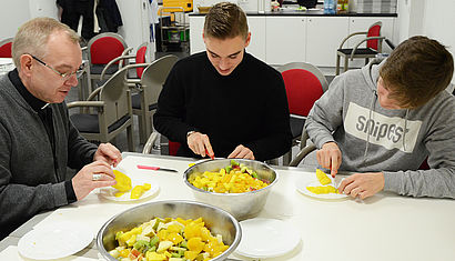 Kochen mit Weihbischof Dr. Christoph Hegge