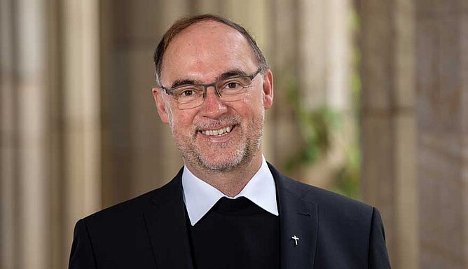 Porträtfoto von Weihbischof Lohmann