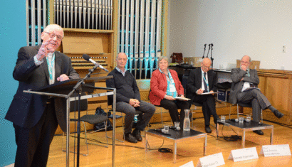 Weihbischof Geerlings spricht mit Vertretern der muttersprachlichen Gemeinde