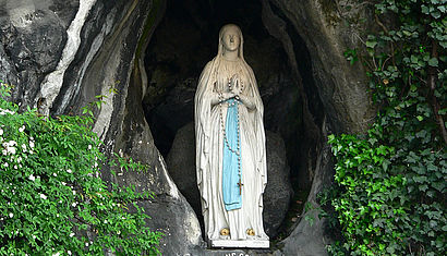 Die Marienstatue von Lourdes