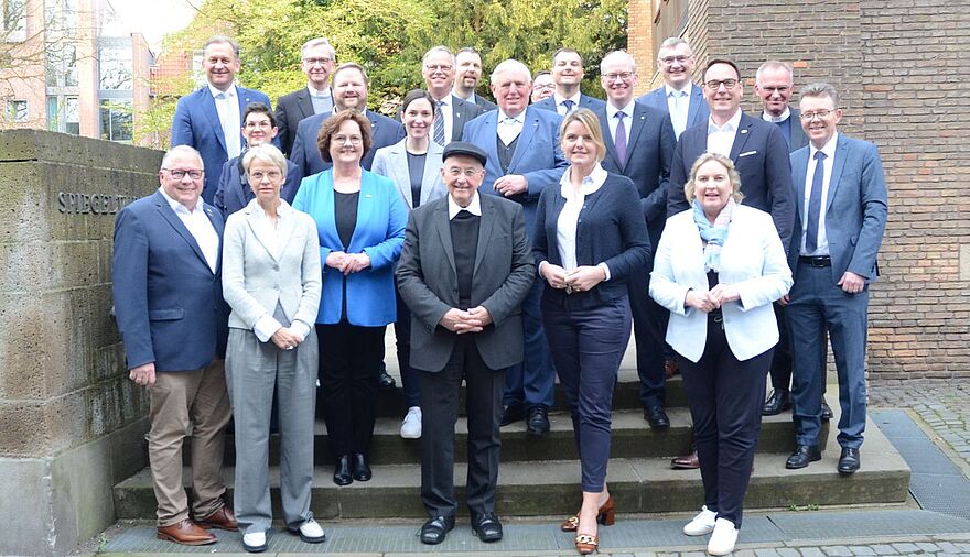 Gruppenbild der Teilnehmerinnen und Teilnehmer mit Bischof Dr. Felix Genn. Gruppenbild der Teilnehmerinnen und Teilnehmer mit Bischof Dr. Felix Genn.