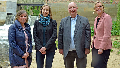 Gabi Wilken vom Fachbereich Tourismus und Kultur bei der Stadt Telgte, Dr. Kristin Kube vom Museum Religio, Propst Dr. Michael Langenfeld und Museumsleiterin Dr. Anja Schöne (von links)