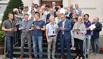 Viel Spaß hatten die Lehrkräfte der neun kirchlichen Schulen bei der Tablet-Schulung.