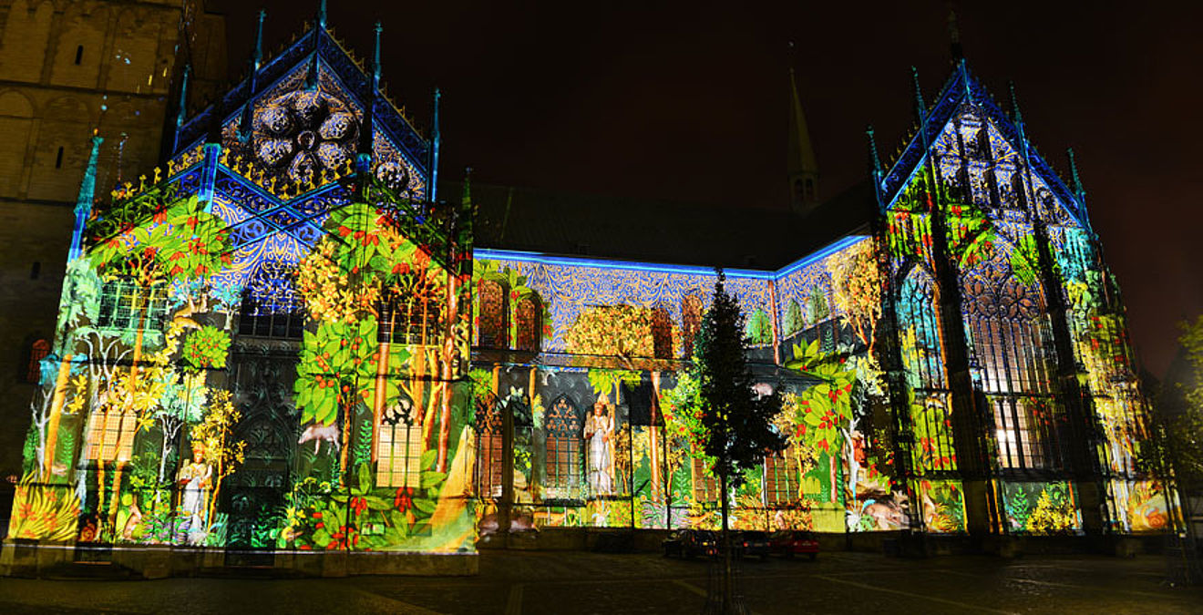 Der. St. Paulus-Dom in farbenfroher Illumination beim Domjubiläum 2014.