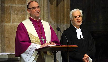 Weihbischof Rolf Lohmann (links) und Superintendent Hans-Joachim Wefers leiteten gemeinsam das Abendgebet zum Ende der „Woche für das Leben“ im Xantener Dom.