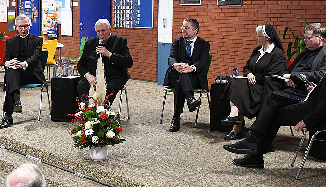 Diskussionsrunde mit Dr. Antonius Hamers