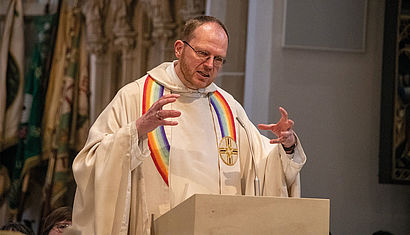 In seiner Predigt rief Jörg Hagemann die Gläubigen auf, den künftigen pastoralen Raum gemeinsam mit Leben zu füllen.