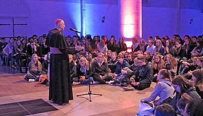 Gottesdienst mit Bischof Felix in der Jugendkirche