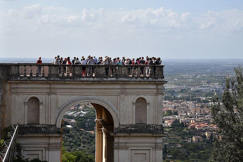 Einige Oldenburger auf der Aussichtsterasse deR Villa D’Este in Tivoli