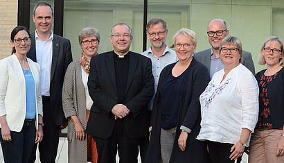 Die Vertreter der Pfarreien zusammen mit Weihbischof Dr. Christoph Hegge und dem Borkener Kreisdechanten Christoph Rensing.