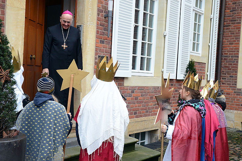 Die Sternsinger beim Bischof