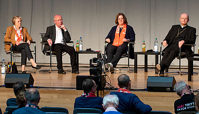 Pfarrer Peter Kossen auf dem Podium beim Katholikentag in Stuttgart
