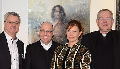 Frabk Nienhaus (von links), Martin Limberg, Francesca Mele und Weihbischof Dr. Christoph Hegge
