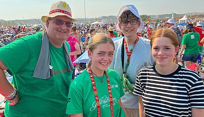 Andreas Dahlmann, Sophia Grabenmeier, Gulian Dahlmann und Lilli Bernert.