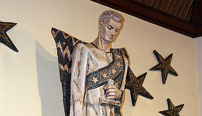 Figur des Erzengels Michael in Banneaux