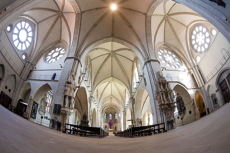 Der leere St.-Paulus-Dom während der Karfreitagsliturgie 2020