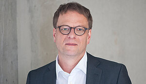 Dr. Hendrik Cremer Dr. Hendrik Cremer