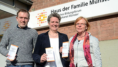 Die Referenten Andreas Schmidt und Yvonne Krabbe mit Einrichtungsleiterin Edith Thier (von links).