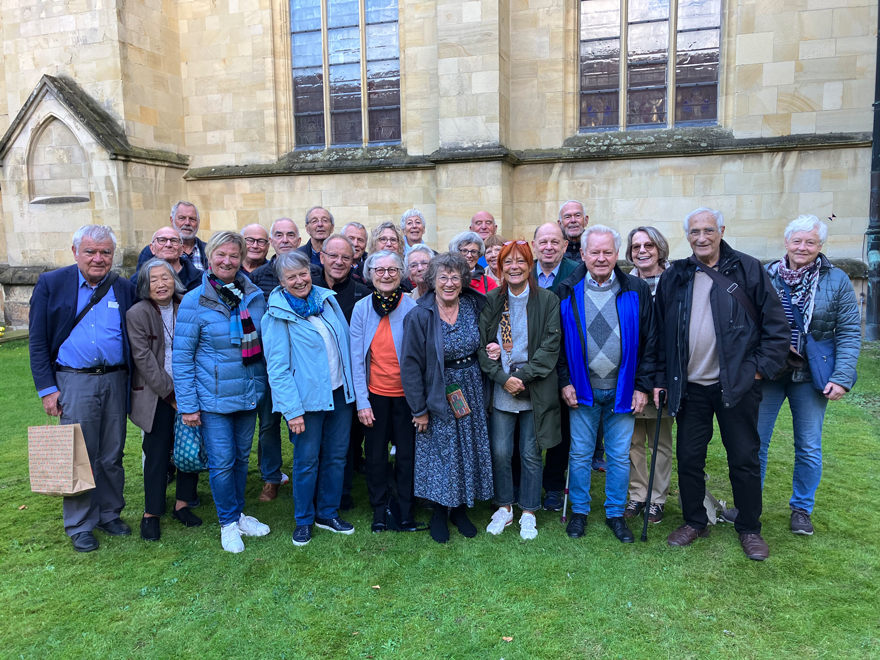 Als Jugendliche waren sie zu Gast bei den Olympischen Spielen in Tokio 1964, jetzt besuchten die damaligen Vertreterinnen und Vertreter der Sportjugend gemeinsam unter anderem den St.-Paulus-Dom Münster. Als Jugendliche waren sie zu Gast bei den Olympischen Spielen in Tokio 1964, jetzt besuchten die damaligen Vertreterinnen und Vertreter der Sportjugend gemeinsam unter anderem den St.-Paulus-Dom Münster.