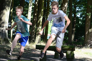 Um teambuilding geht es bei den Projekttagen für die Siebtklässler am Arnold-Janssen-Gymnasium in St. Arnold. Um teambuilding geht es bei den Projekttagen für die Siebtklässler am Arnold-Janssen-Gymnasium in St. Arnold.