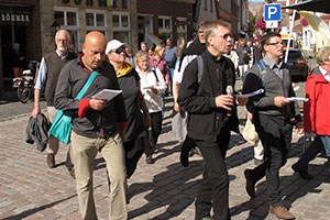 Weihbischof Dr. Stefan Zekorn pilgert mit den Katholiken aus Münster. Weihbischof Dr. Stefan Zekorn pilgert mit den Katholiken aus Münster.