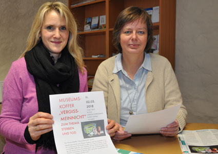 Andrea Lammerskitten, hauptamtliche Koordinatorin beim Hospizverein Ibbenbüren, und Margret Esch von der Familienbildungsstätte (v.l.)