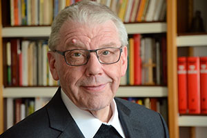 Porträt von Weihbischof Dieter Geerlings Porträt von Weihbischof Dieter Geerlings