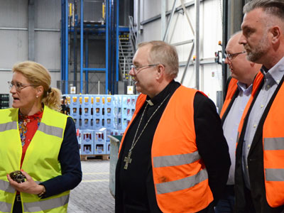 Heike Schürkötter (von links), Weihbischof Dr. Christoph Hegge, Pastor Paul Greiwe und Pfarrer Norbert Weßel. Heike Schürkötter (von links), Weihbischof Dr. Christoph Hegge, Pastor Paul Greiwe und Pfarrer Norbert Weßel.