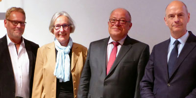 Jo Riemann (von links, stellvertretender Vorsitzender der ACK), Annethres Schweder (Vorsitzende der ACK), Reiner Schiwek (Gemeindevorsteher der NAK) und Frank Thiel (Delegierter der NAK).