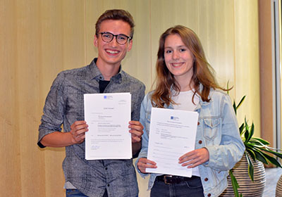 Helene Giesler (1. Platz) und Jörn Klein-Weischede (3. Platz). Helene Giesler (1. Platz) und Jörn Klein-Weischede (3. Platz).