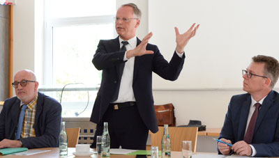 Karl Render (von links, Dr. Klaus Winterkamp und Frank Vormweg