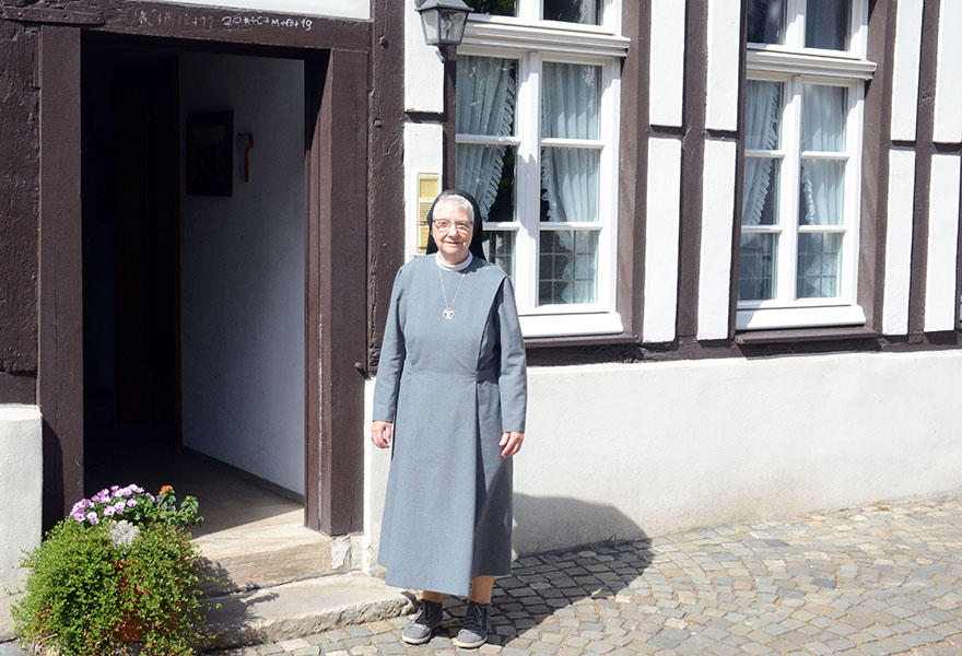 Schwester Maria Theodore Hofschen lebt in dem Haus in Telgte, in dem Pater Christoph Bernsmeyer die Mauritzer Franziskanerinnen 1844 gründete.