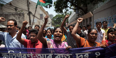 Näherinnen in Bangladesch demonstrieren Näherinnen in Bangladesch demonstrieren