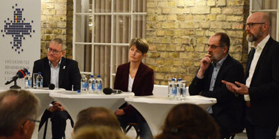 Matthias Katsch, Ann-Kathrin Kahle, Peter Frings und Moderator Stefan Werding Matthias Katsch, Ann-Kathrin Kahle, Peter Frings und Moderator Stefan Werding