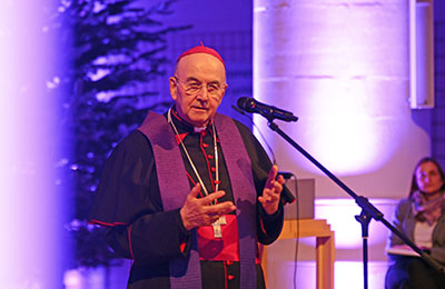 Bischof Genn beim Jugendgebetsabend
