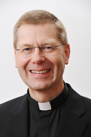 Porträtfoto von Weihbischof Dr. Stefan Zekorn